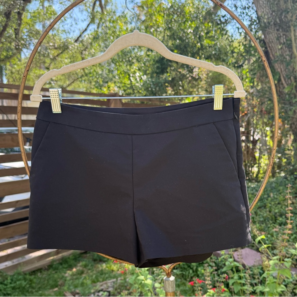 Express Y2K Black Tailored Shorts – Size 10 Mid Rise Classic Minimal Chic